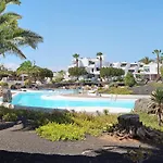 Isla And Ocean With Pool And Wifi アパート